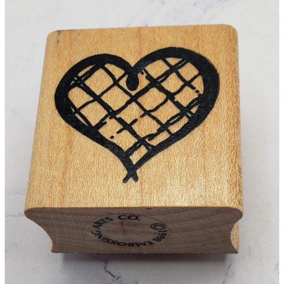 Embossing Arts Small Checkered Heart Wood Mounted Rubber Stamp - Picture 1 of 7